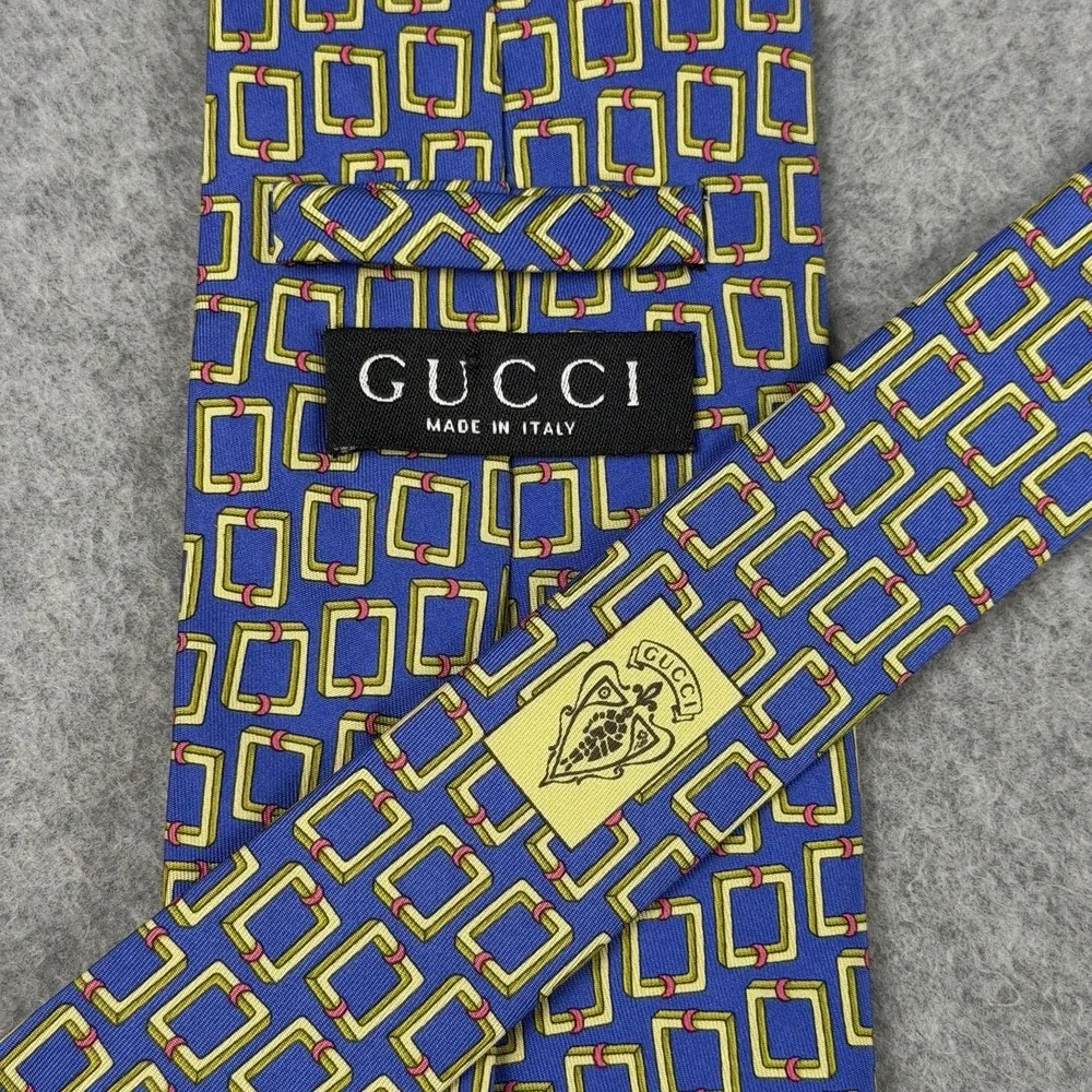 Vintage Gucci Silk Tie Blue Geometric Link Pattern Italy Necktie 58x3.75